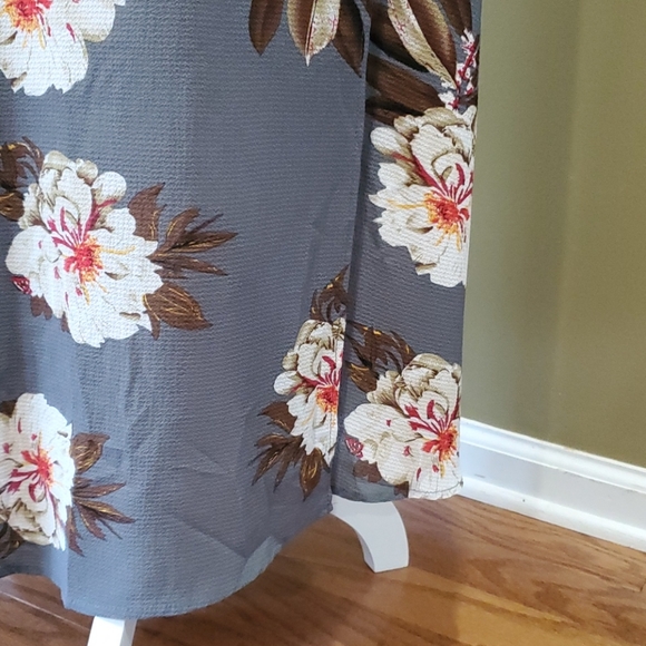 Open Back Halter Maxi Gray Tropical Floral Small - Picture 4 of 16